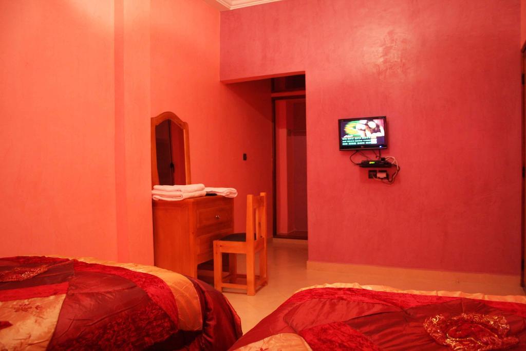 Hotel Amsterdam Варзазат Номер фото